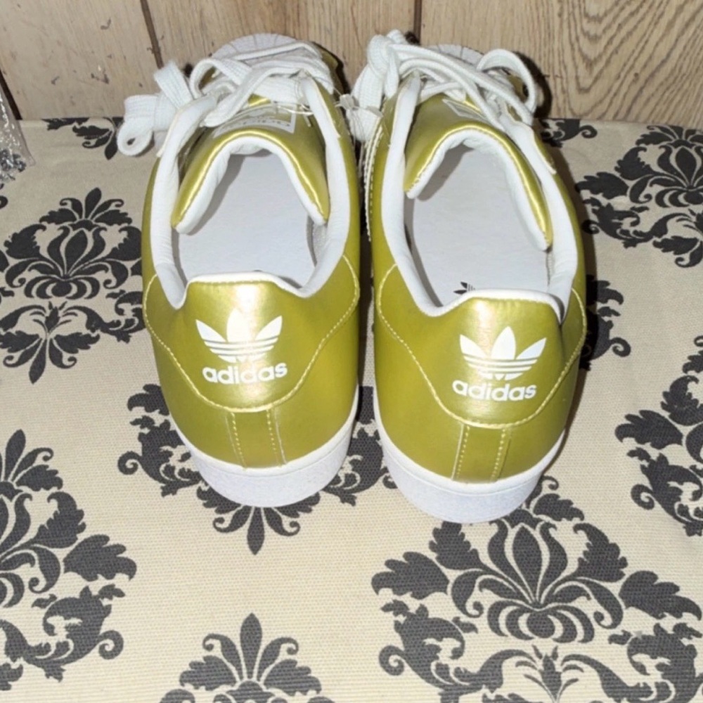 Adidas Women's Gold Sneakers